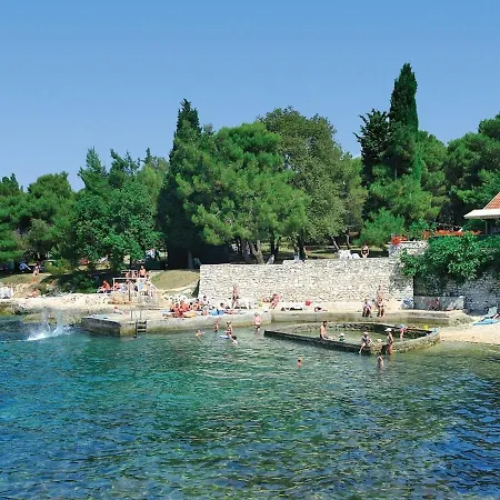 Luxury 2 5km From Historic Apartment Poreč