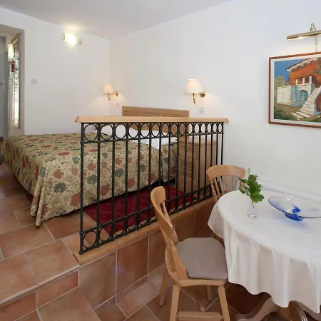 Luxury 2 5km From Historic Apartment *